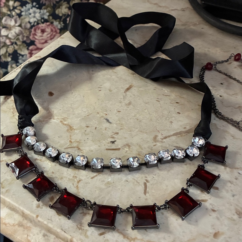 Elegant Red and Silver tone Jewelry Sets 
Earrings